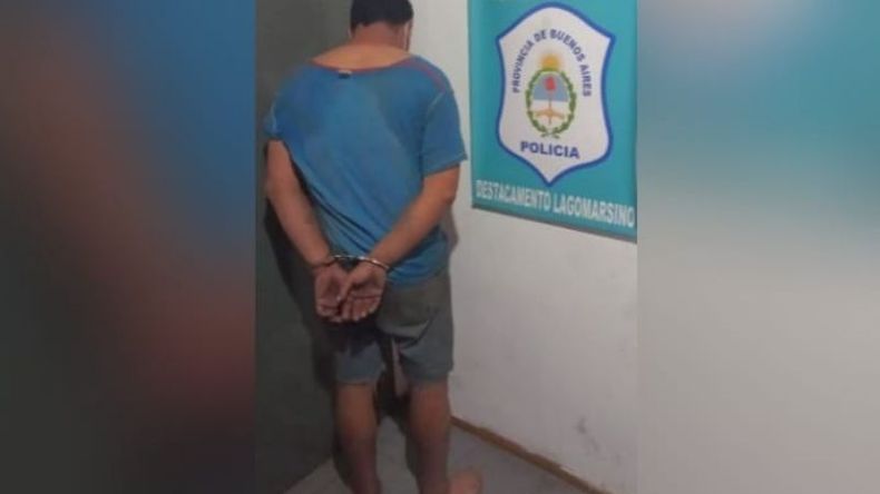 El violento sujeto fue detenido tras resistirse a la autoridad. .