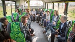 Macri y Vidal, por Derqui en colectivo