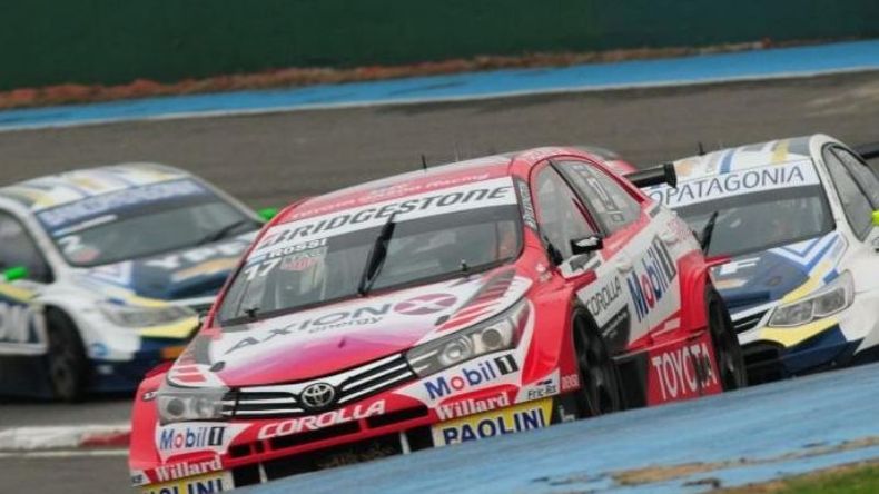 PODIO. Rossi conquistó el 3º puesto en la 7ª vuelta y se mantuvo..