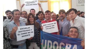 CARTEL. Reclamo en el HCD por los destinos del Fondo Educativo..