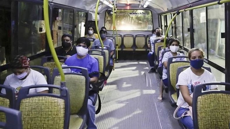 DE VUELTA. El Ministerio de Transporte recomienda usar barbijos..