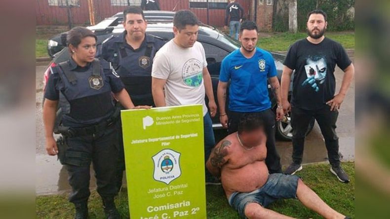 EN JOSÉ C. PAZ. Momento en el que fue detenido la expareja de la víctima..