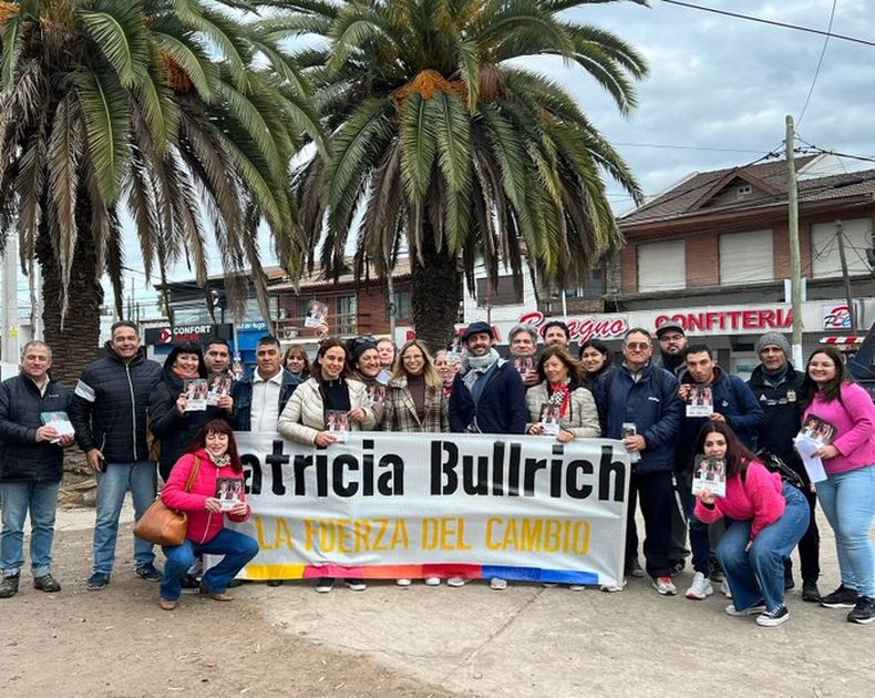 JUNTOS. Cáceres volvió al frente de su equipo una semana después de dar a luz. &nbsp;