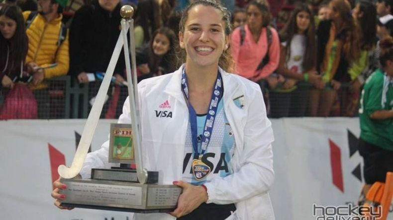 Toccalino con la copa del mundo. Foto Hockey Delivery..